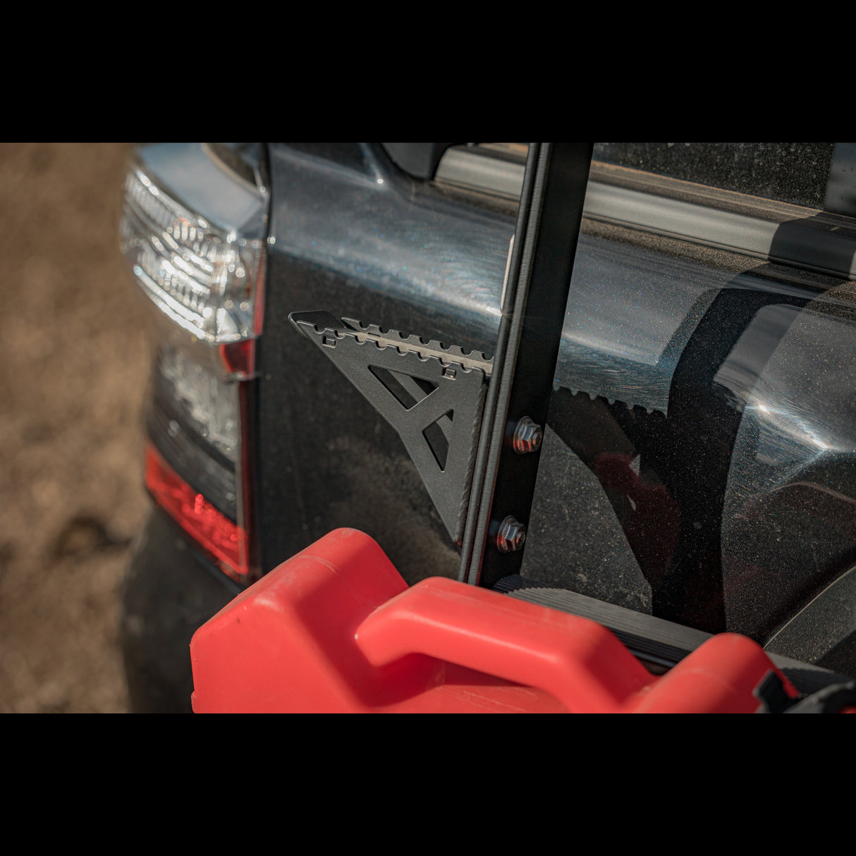 Summit Hatch Ladder Side Step / 5th Gen / 2010+ - Roam Overland Outfitters