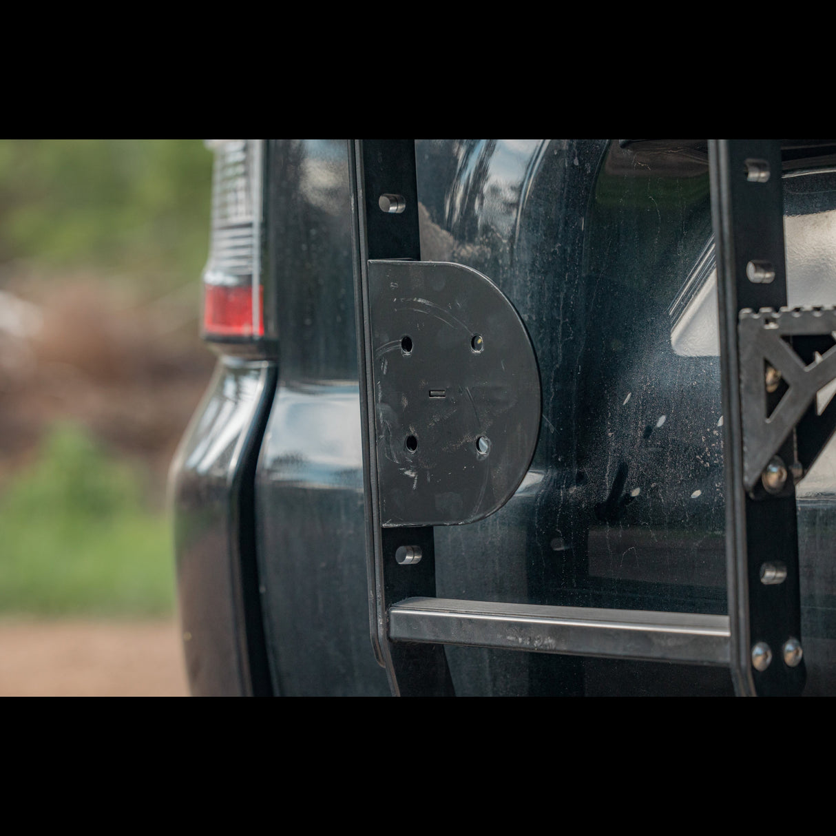 Summit Hatch Ladder Rotopax Mount Bracket / 5th Gen / 2010+ - Roam Overland Outfitters