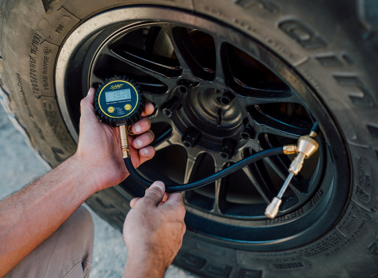 QUICK AIR DOWN TOOL W/ DIGITAL GAUGE - Roam Overland Outfitters